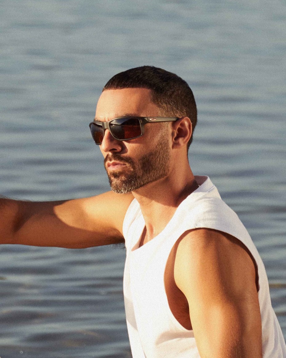 Mann mit Sonnenbrille